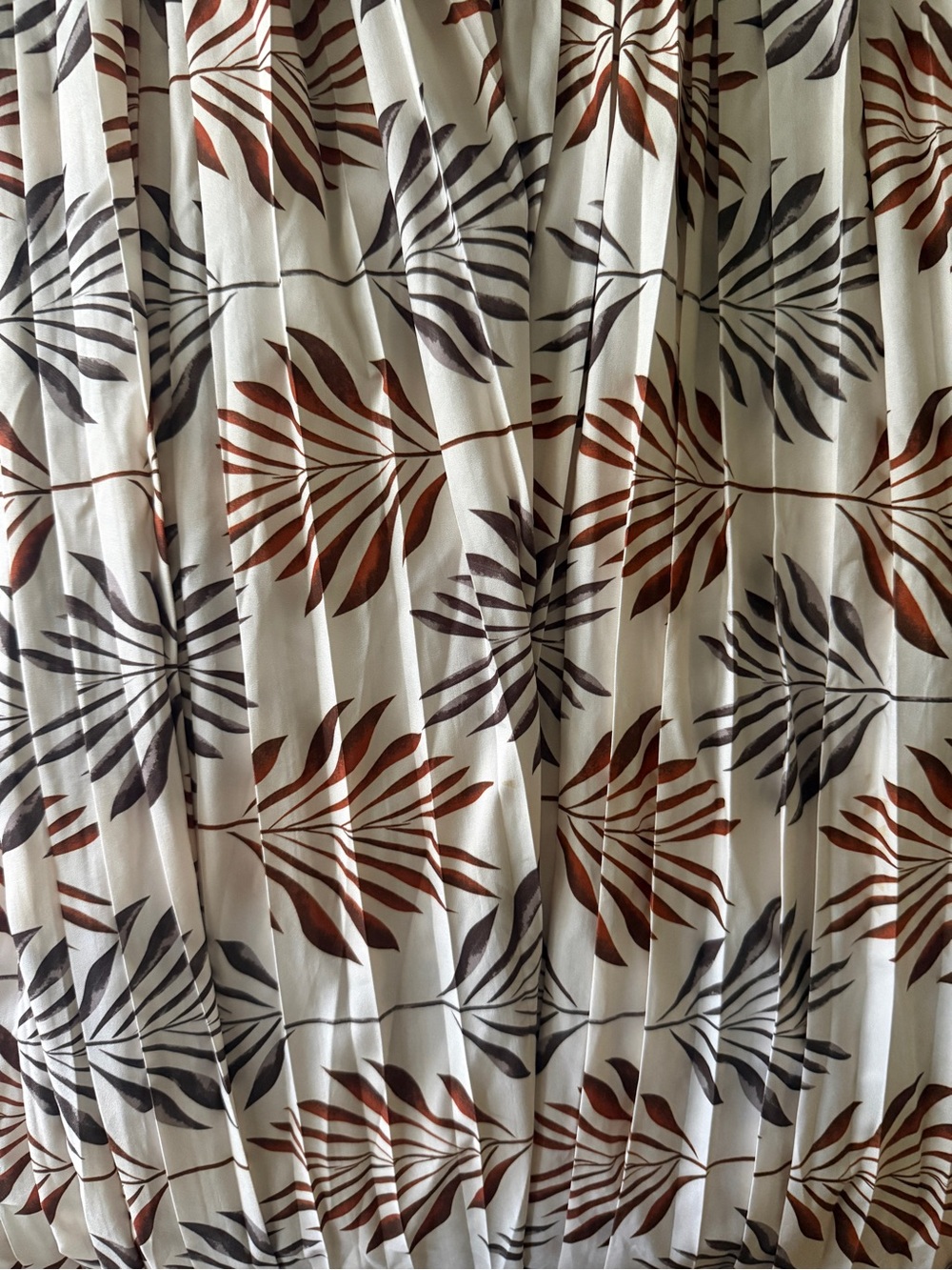 Tropical Leaf Print Pleated Maxi Dress - Picture 5 of 6